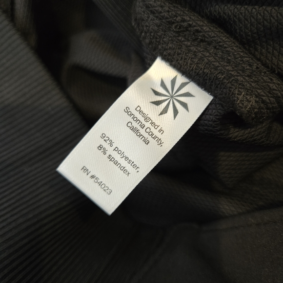 Athleta Black Midtown Cuff Travel Shorts 2 BIFL Sustainable Gorpcore Golf - Picture 4 of 6